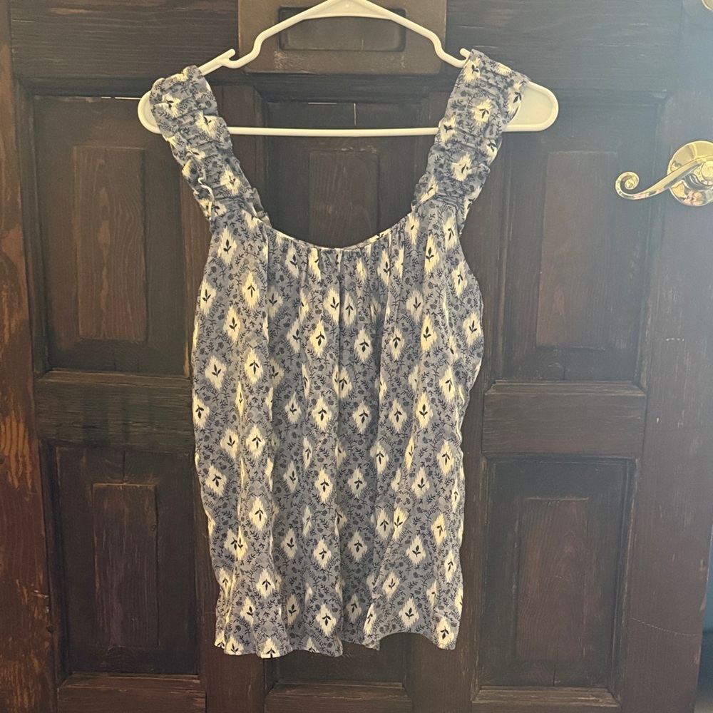 NWT! Maurices Blue and White Patterned Blouse